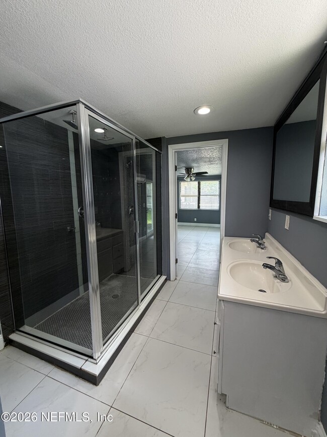 Building Photo - 5415 Lori Dr S