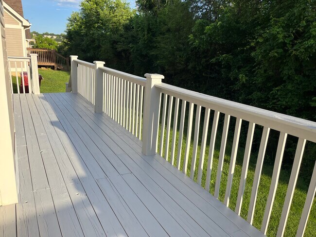 Building Photo - 6 Willow Tree Ct