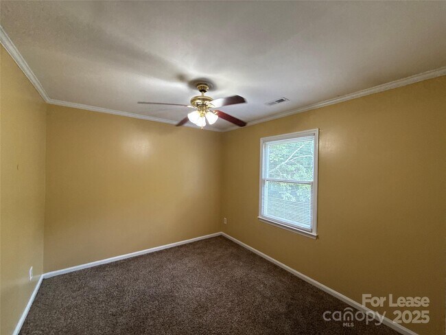 Building Photo - 9125 Winter Moss Ct
