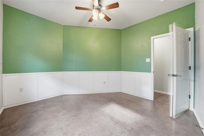 Building Photo - 533 Jack Rabbit Ln