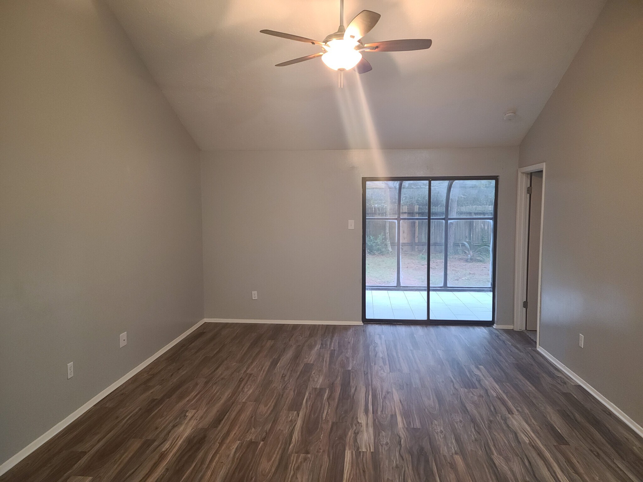 Building Photo - 17 Capewood Ct
