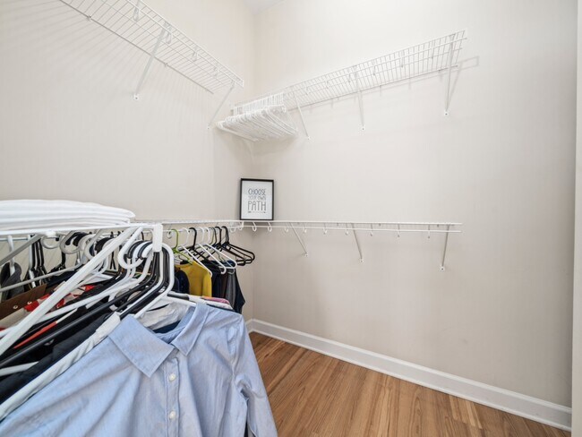 Building Photo - 2947 Imperial Oaks Dr