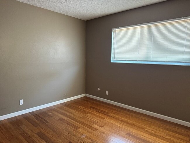 Building Photo - Charming 3 Bedroom Home with Foothill Views