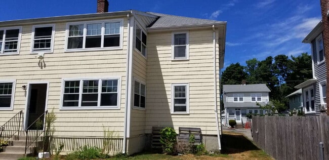 Building Photo - Charming 1st Floor Apartment in Convenient...
