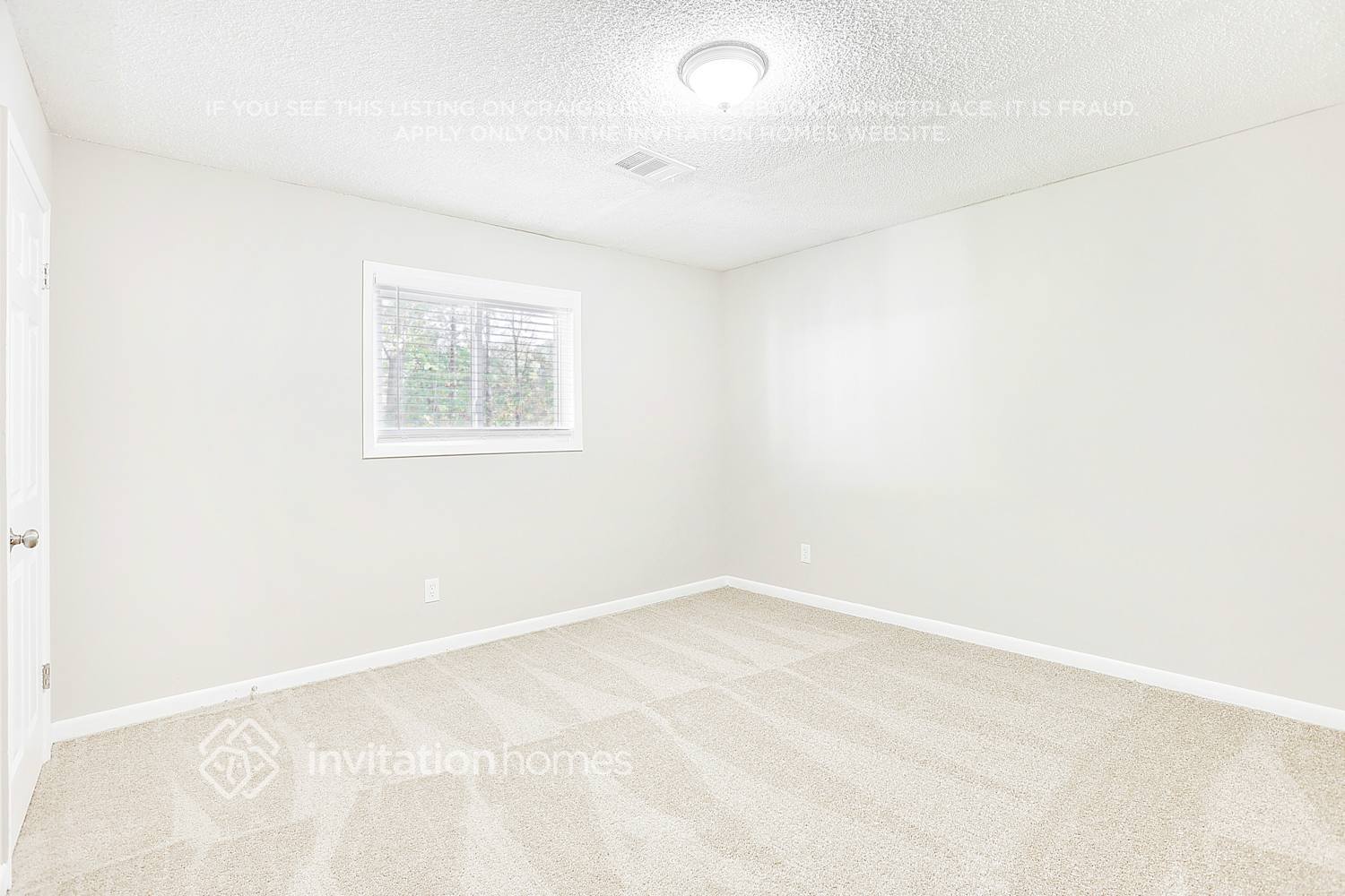 Building Photo - 3166 Robindale Rd