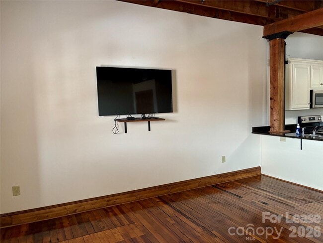 Building Photo - 235 E Main St