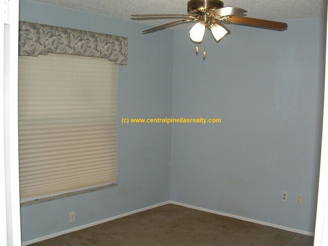 Building Photo - 3664 Montclair Dr