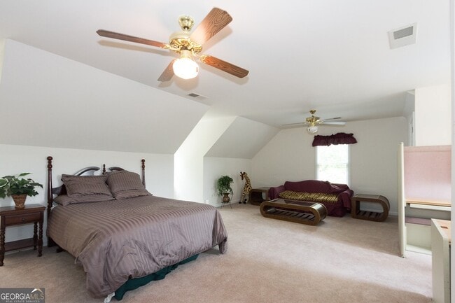 Building Photo - 5166 Wheeler Dr