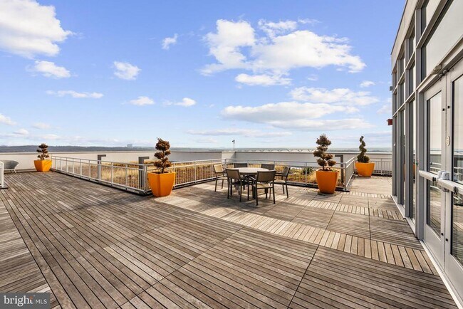 Building Photo - 925 N Fairfax St