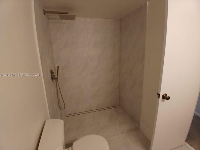 Building Photo - 15820 SW 91st Ct