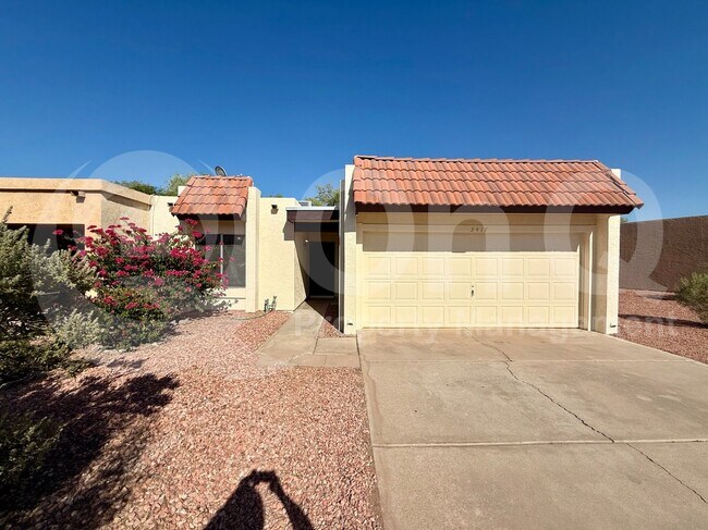 Primary Photo - 5417 S Mitchell Dr
