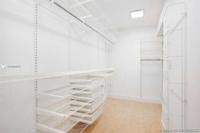 Building Photo - 5838 SW 74th Terrace