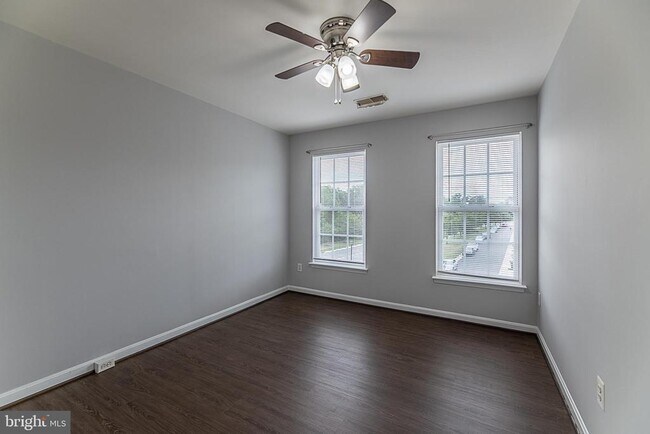 Building Photo - 24635 Kings Canyon Square