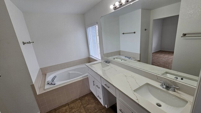 Building Photo - Spacious Newly Renovated Home