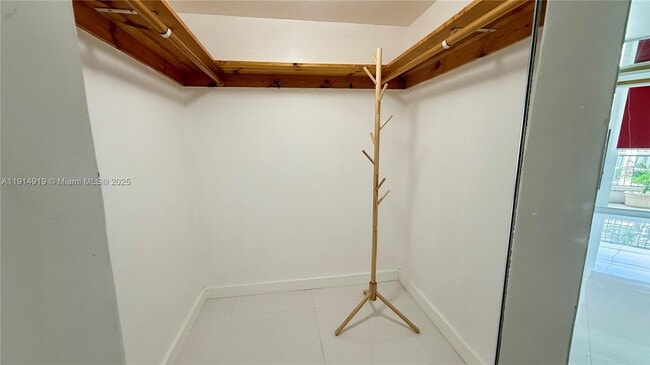 Building Photo - 555 NE 15th St