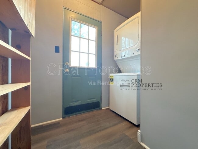 Building Photo - 1230 S Jay St