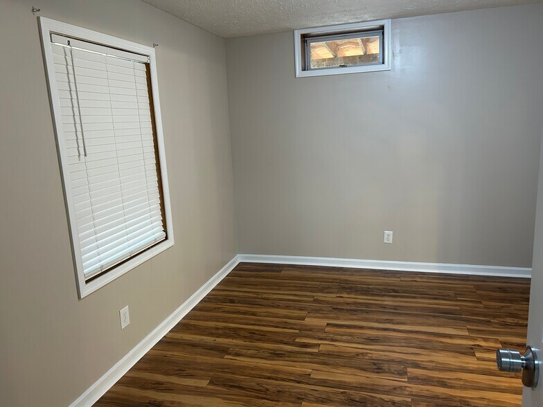 Building Photo - 22889 Kimberly Ct