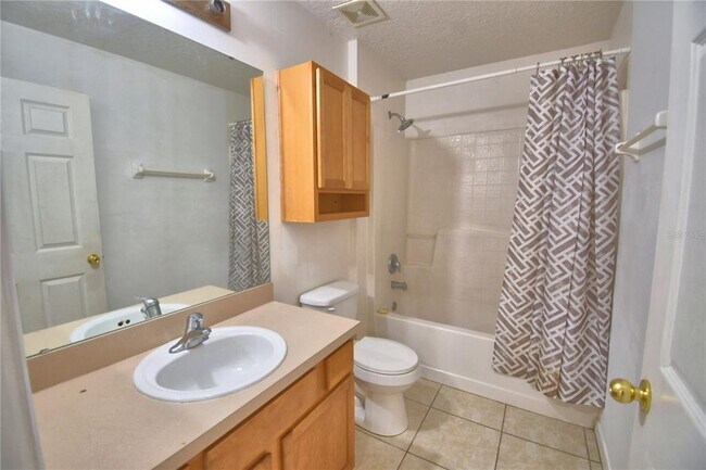 Building Photo - 662 Basingstoke Ct