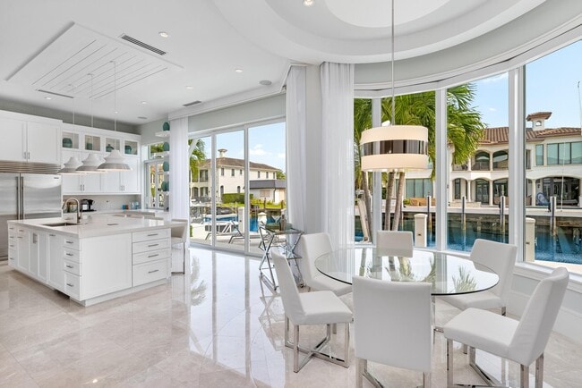 Building Photo - 863 Enfield St