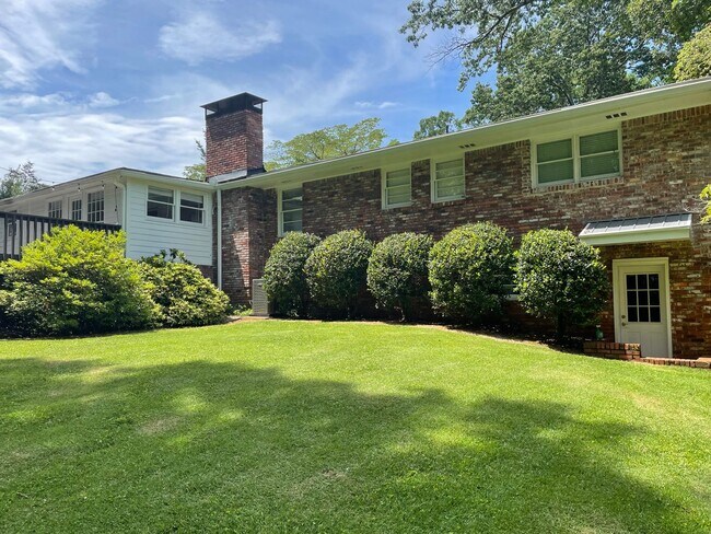 Building Photo - Renovated Brick Ranch in Oak Grove School District - Convenient to Emory & CDC