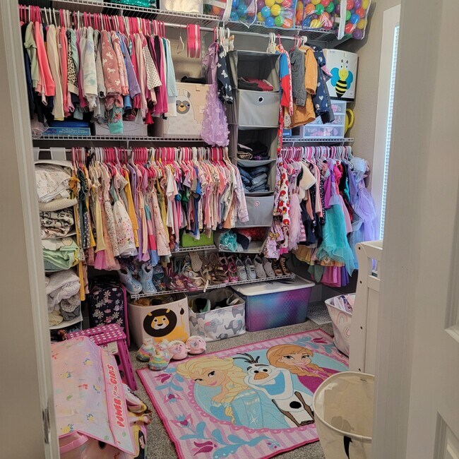 Building Photo - 1932 Iowa St