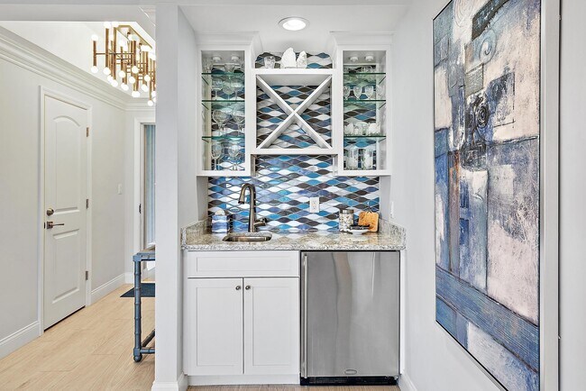 Building Photo - 550 S Ocean Blvd