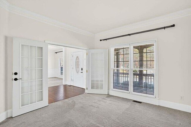 Building Photo - 1200 Cresthaven Ln NW