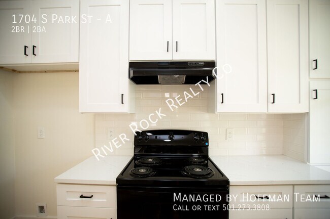 Building Photo - 1704 S Park St