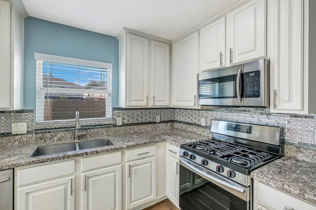 Building Photo - 6310 Macquarie Dr