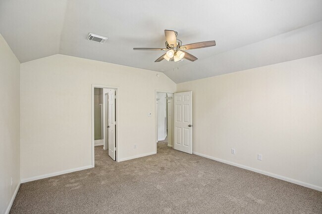 Building Photo - 16911 Bouldgreen