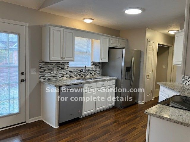 Building Photo - Amazing 3 bedroom 2 bath located in the Ol...