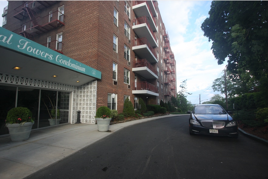 Building Photo - 55 Austin Pl