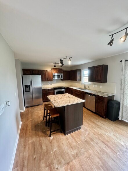 Kitchen - 4017 Cadence Dr