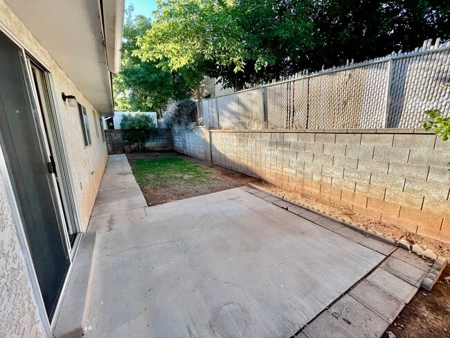 Building Photo - Adorable 3-BR Home with Garage and Amenities