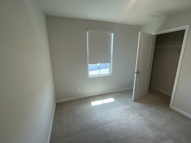 Building Photo - You’ve Got to See This Rental!