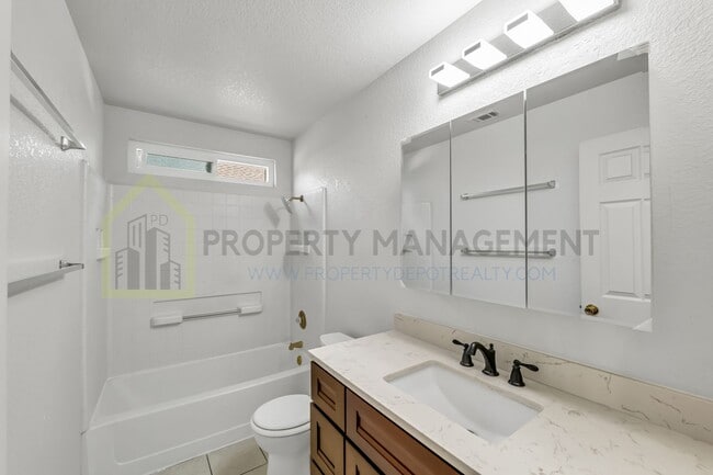 Building Photo - Spacious 4-Bedroom Home for Rent - $2800/m...