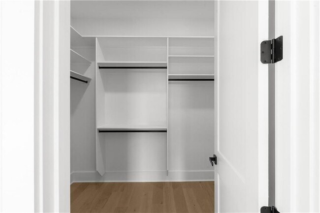 Building Photo - 407 Thunder Rd