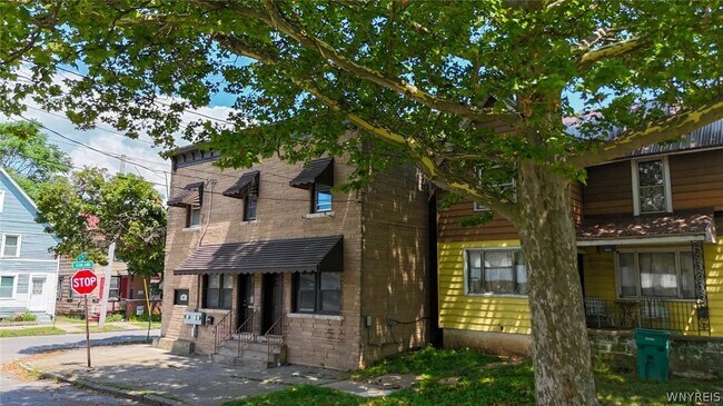 Building Photo - 1023 15th St