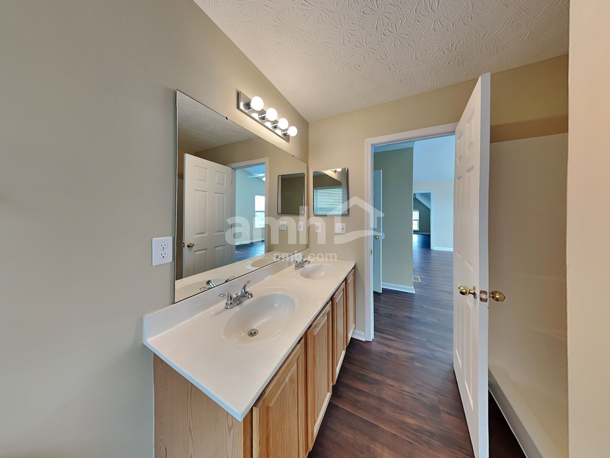 Building Photo - 279 La Salle Ct