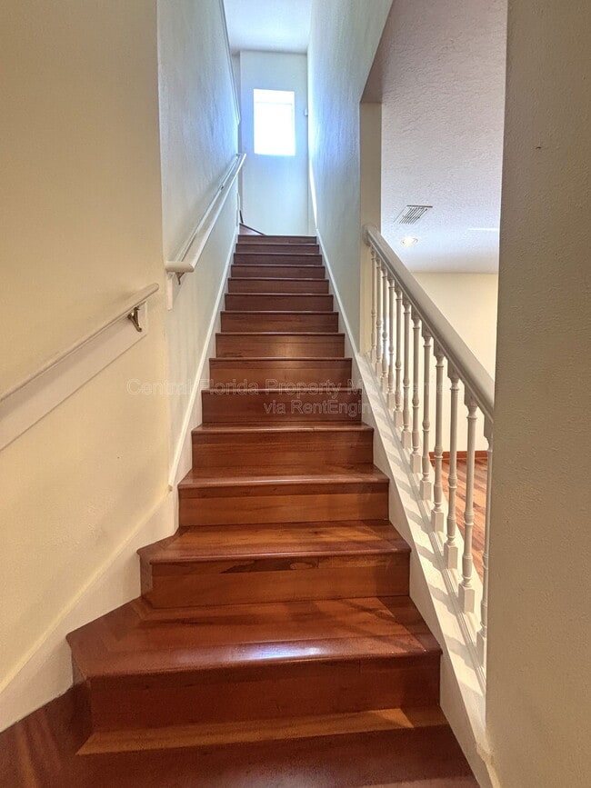 Building Photo - 902 Hire Cir