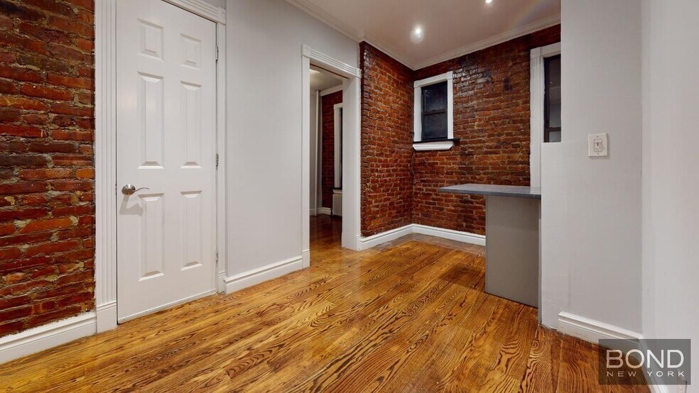 Building Photo - 416 E 13th St