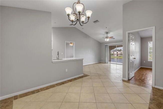 Building Photo - 940 Village Trail