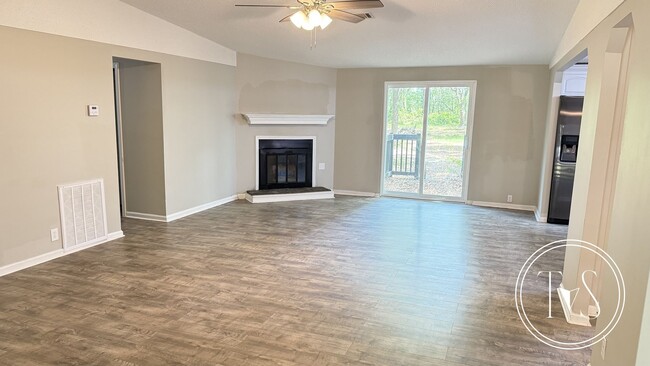 Building Photo - SPRING MOVE-IN SPECIAL: $500 OFF 1ST MONTH...