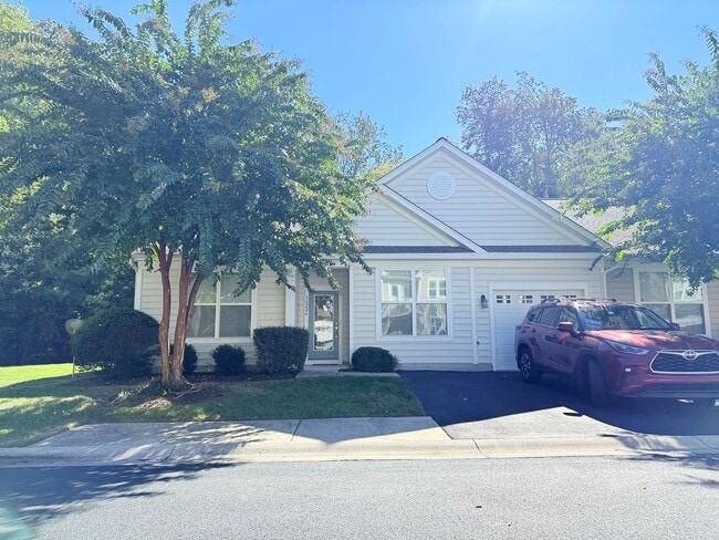Primary Photo - End-Unit Home Near Bayside & Fenwick Beaches