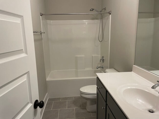 Building Photo - 1460 Valley Trace