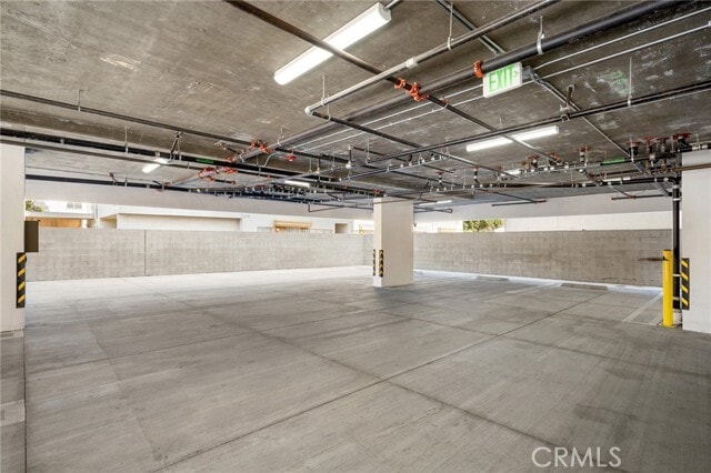 Building Photo - 10657 Moorpark St