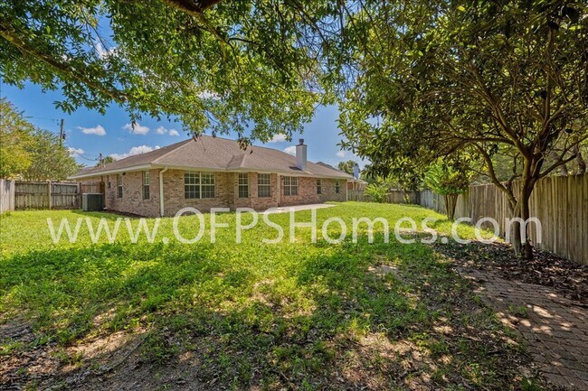 Building Photo - 4 Bedroom Home in Antioch Estates