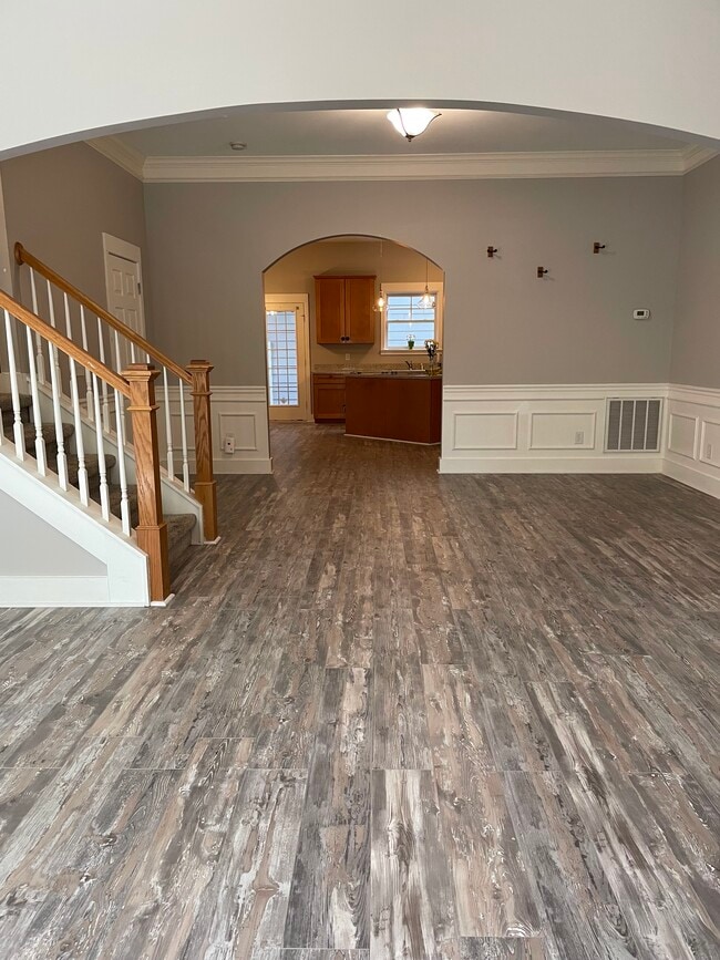 Building Photo - 183 Augusta Ave