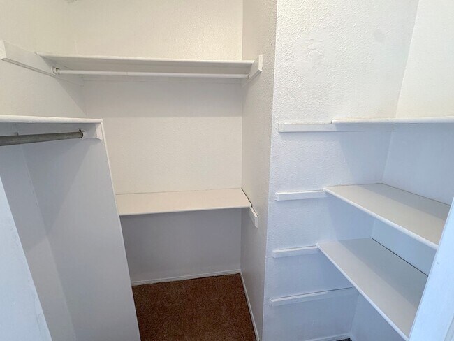 Building Photo - Northeast El Paso 2 bed/2 bath