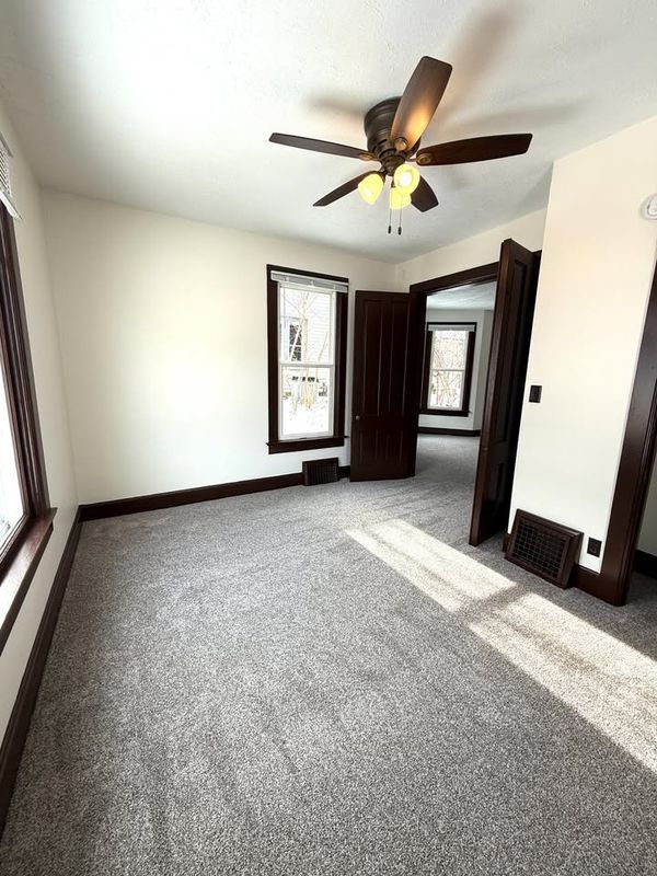 Building Photo - 752 McSorley St